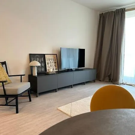 Apartment Elegant Urban With Parking Spot