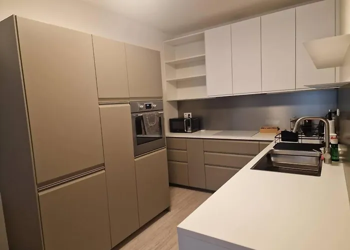 Elegant Urban With Parking Spot