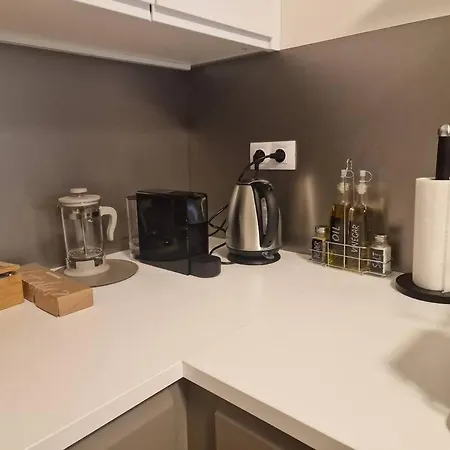 Elegant Urban With Parking Spot Apartment *