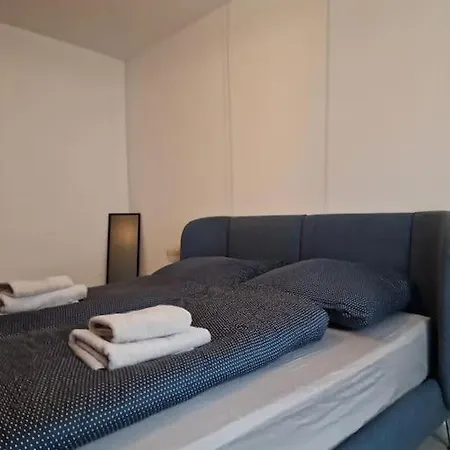 Elegant Urban With Parking Spot Bratislava